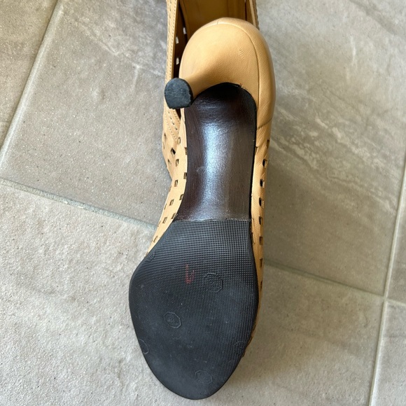 Stuart Weitzman Sandal - Picture 4 of 7